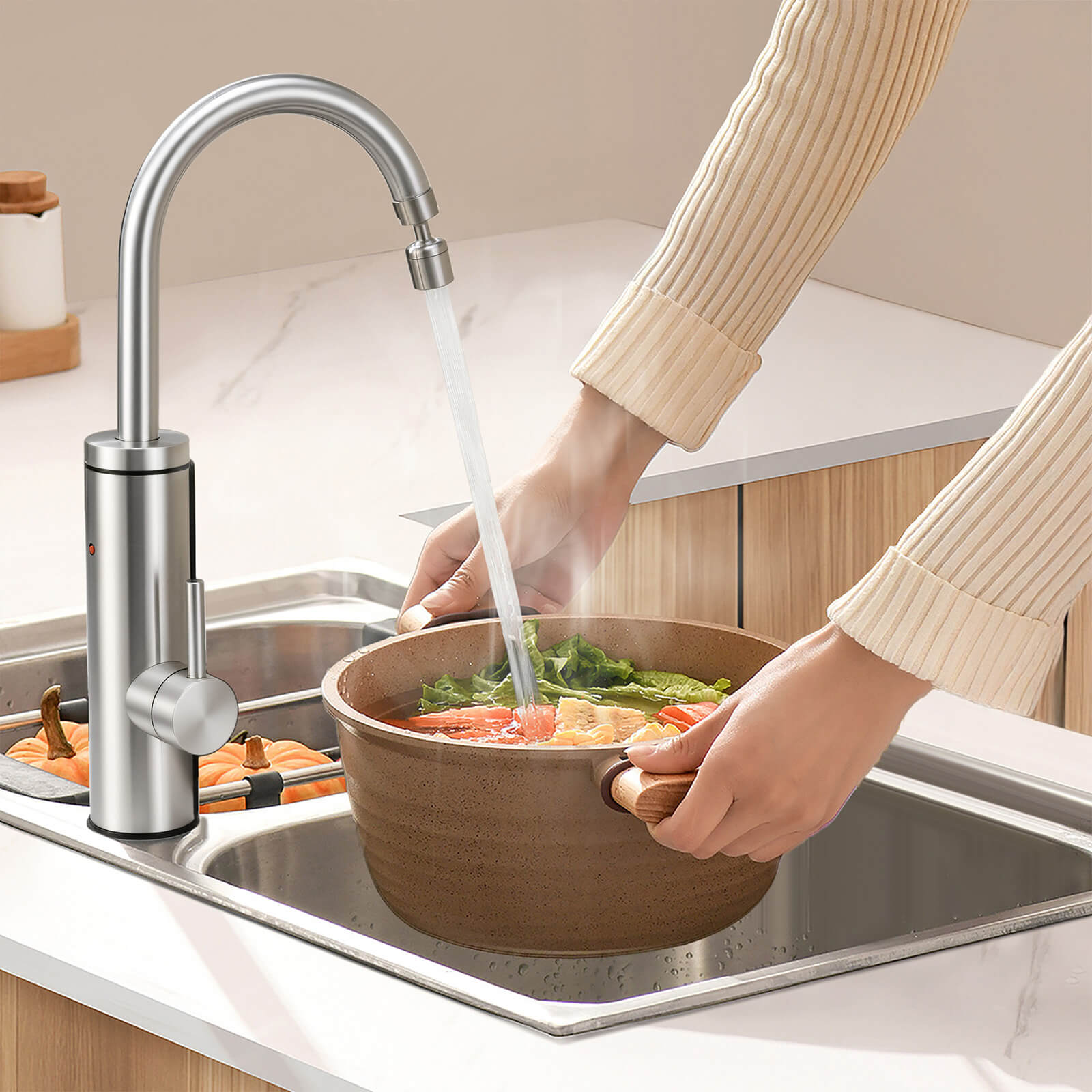 Homelody Küchenarmatur mit Durchlauferhitzer, Wasserhahn 360° drehbar, 3-Stufen Touchregelung